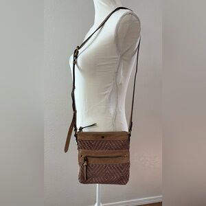 ELLIOT LUCCA Brown Woven Crossbody Leather crossbody Bag Adjustable strap.